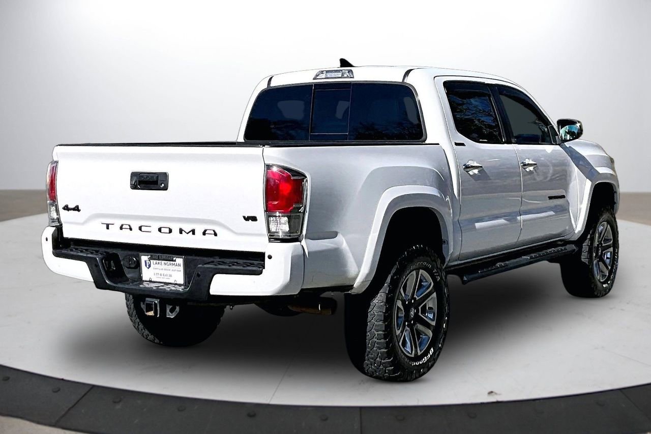 Used 2019 Toyota Tacoma Limited image 9