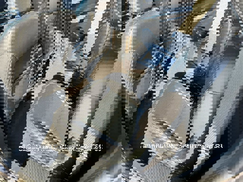 Used 2021 Ford Explorer Limited w/ Equipment Group 301A image 24