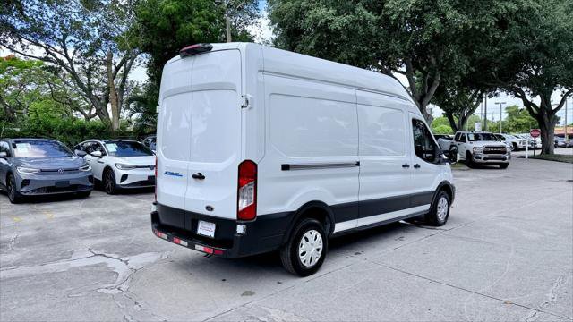 Used 2022 Ford E-Transit 148 High Roof RWD image 8