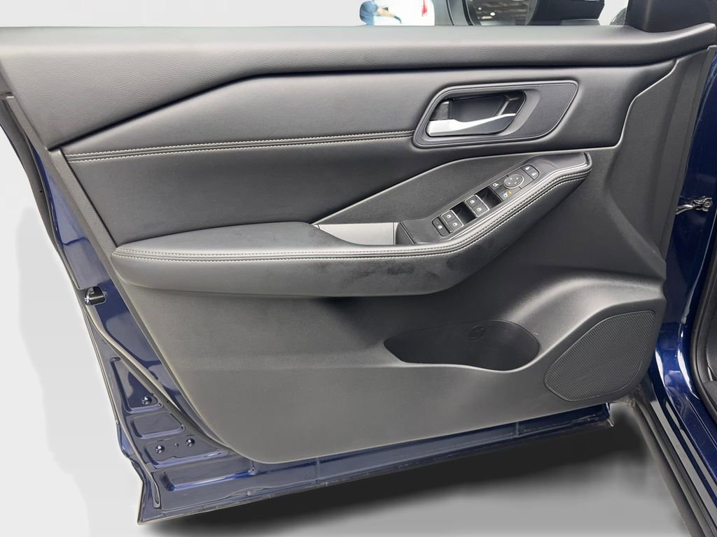 Used 2024 Nissan Rogue SL image 31