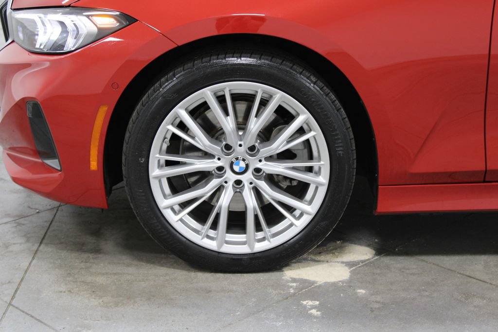 Used 2023 BMW 330i Sedan w/ Premium Package RWD image 17