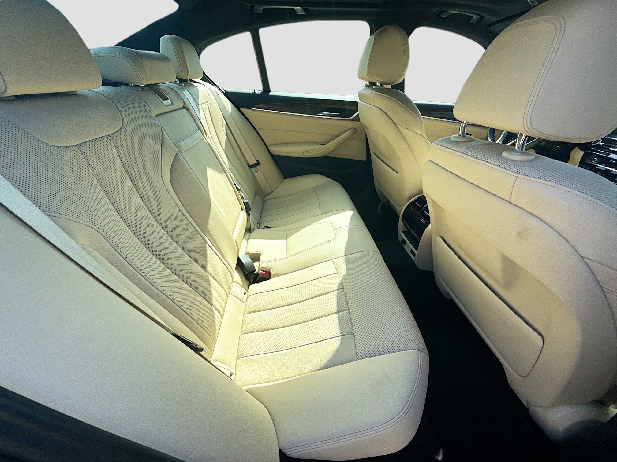 Used 2022 BMW 530i xDrive image 27