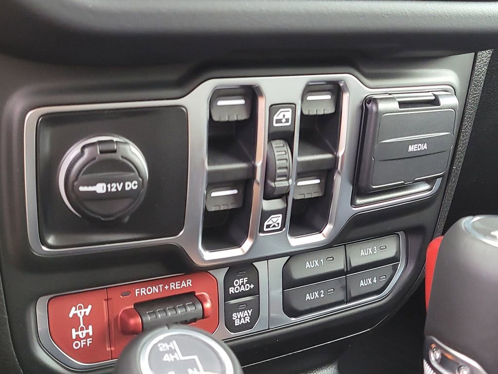 New 2026 Jeep Wrangler Rubicon w/ Xtreme 35 Tire Package image 25