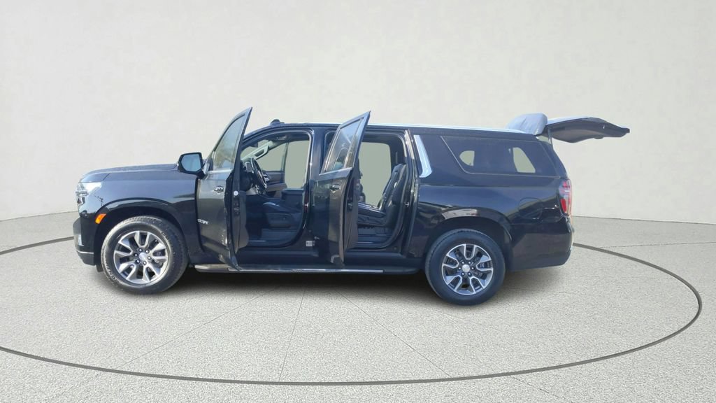Used 2022 Chevrolet Suburban LT w/ LT Signature Plus Package RWD image 11