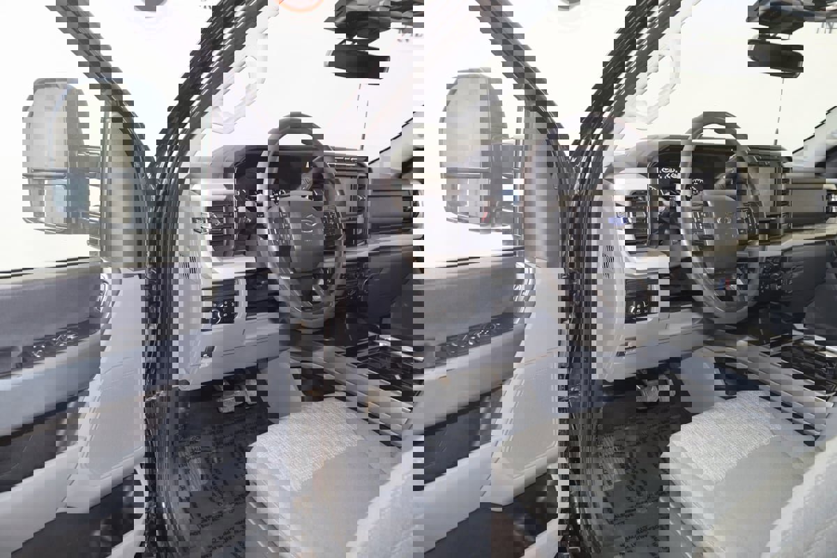 Used 2023 Ford F450 XLT w/ FX4 Off-Road Package image 43