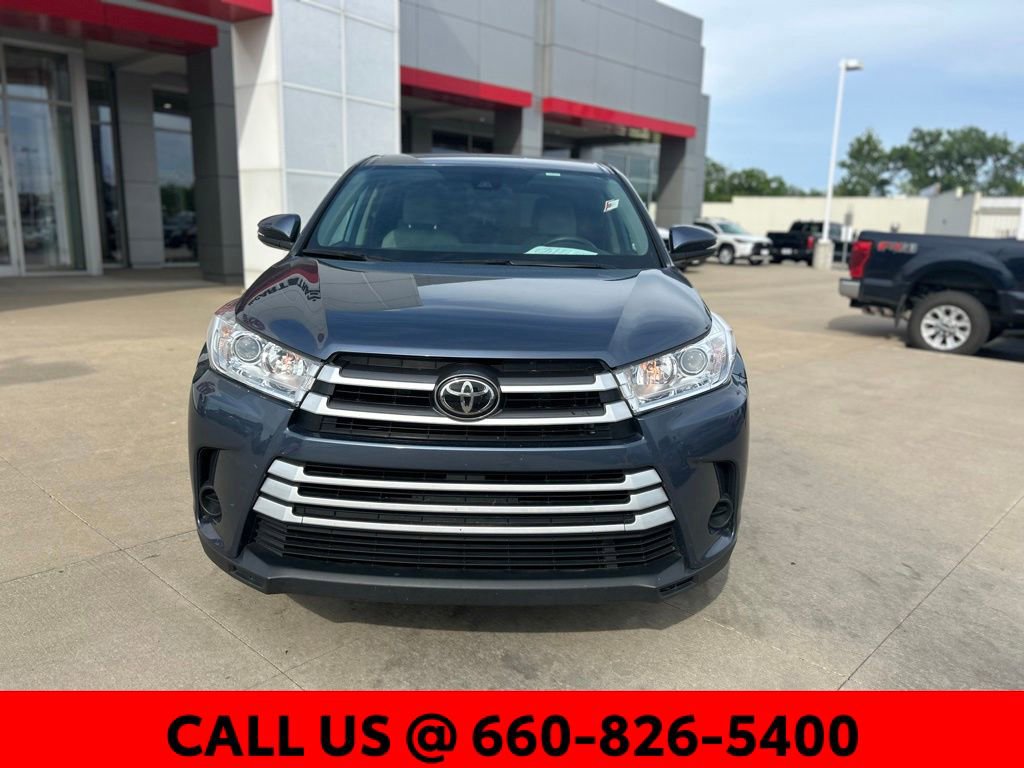 Used 2018 Toyota Highlander LE w/ Protection Package #3 AWD/4WD image 3