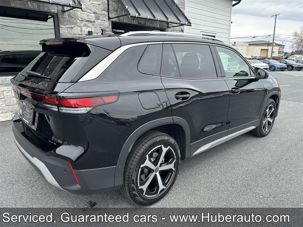 Used 2025 Volkswagen Tiguan SE AWD/4WD image 6