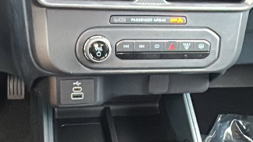 Used 2025 Ford Maverick XL image 22