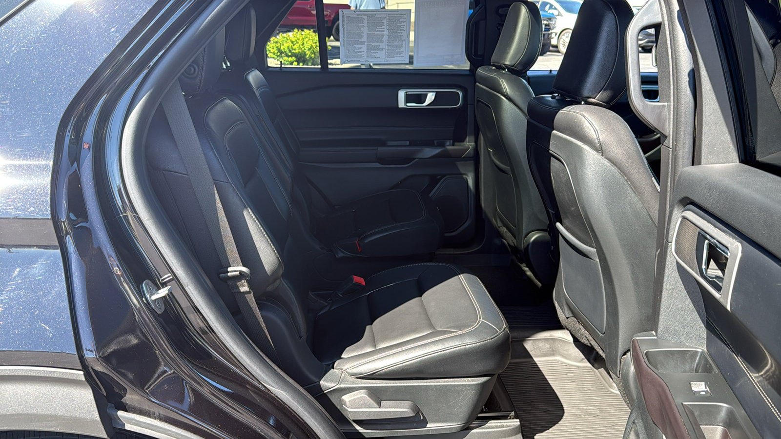 Used 2020 Ford Explorer XLT w/ Equipment Group 202A AWD/4WD image 21