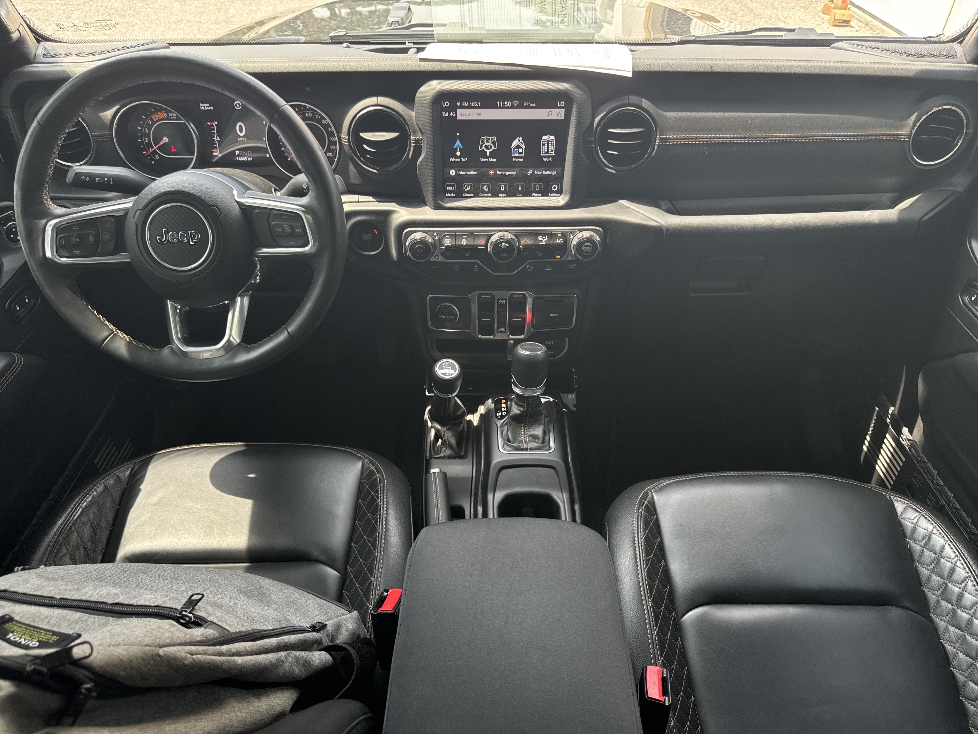 Used 2023 Jeep Gladiator Overland AWD/4WD image 11