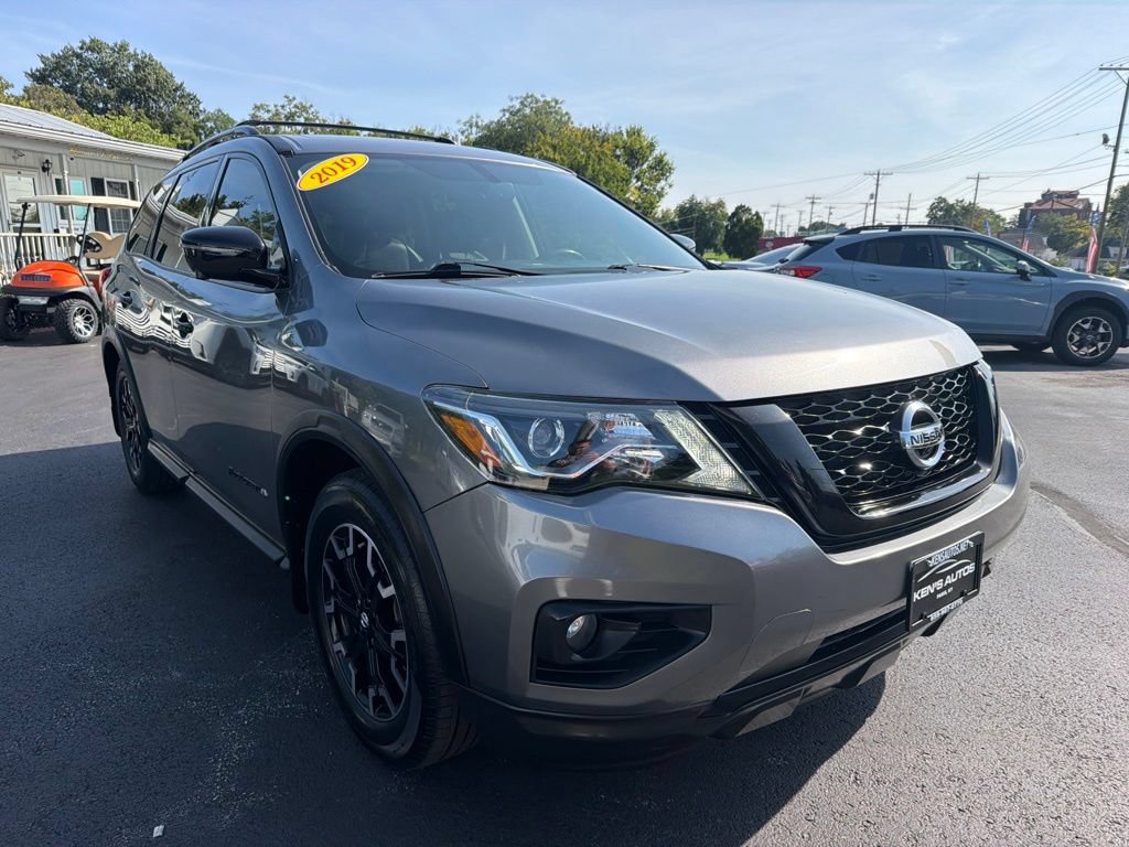 Used 2019 Nissan Pathfinder SL FWD image 3