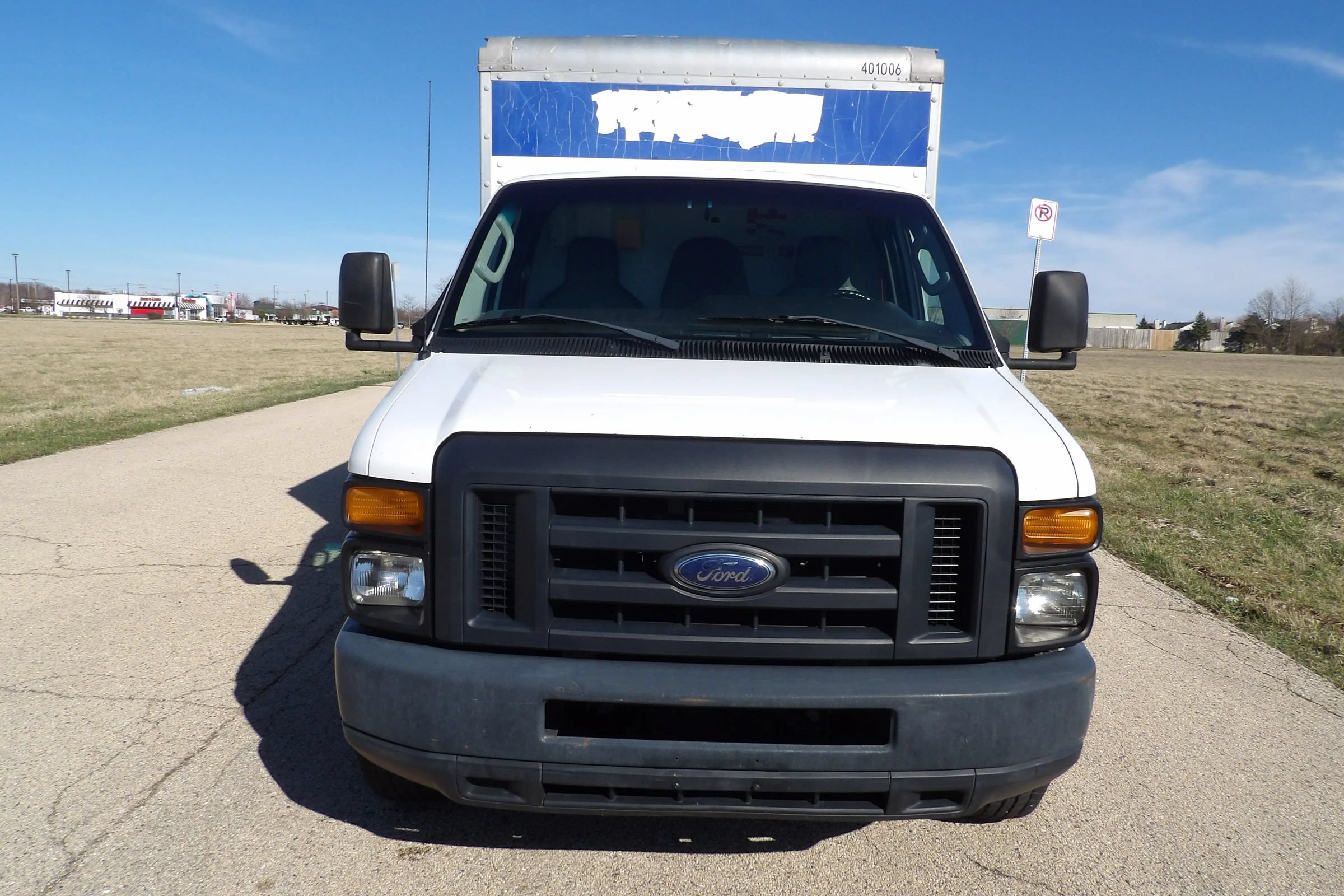 Used 2014 Ford E-350 and Econoline 350 Super Duty RWD image 2