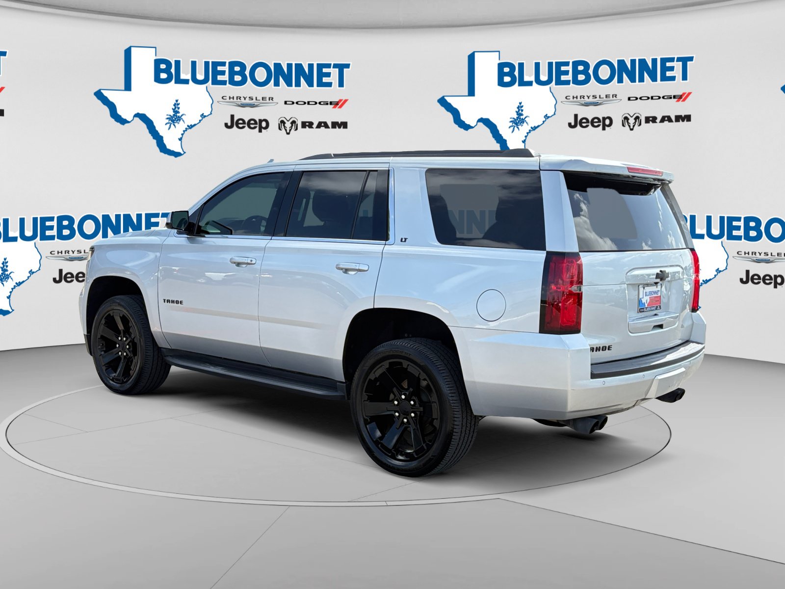 Used 2017 Chevrolet Tahoe LT w/ Luxury Package AWD/4WD image 7
