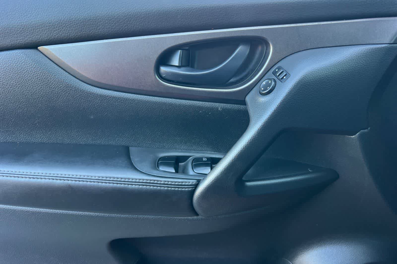 Used 2018 Nissan Rogue Sport S FWD image 13