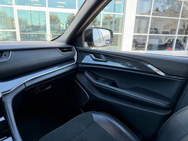 Used 2021 Jeep Grand Cherokee L Laredo image 8