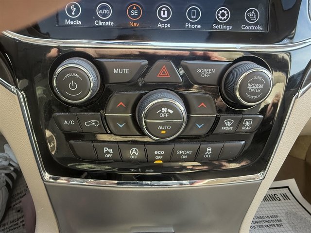 Used 2020 Jeep Grand Cherokee Overland image 36