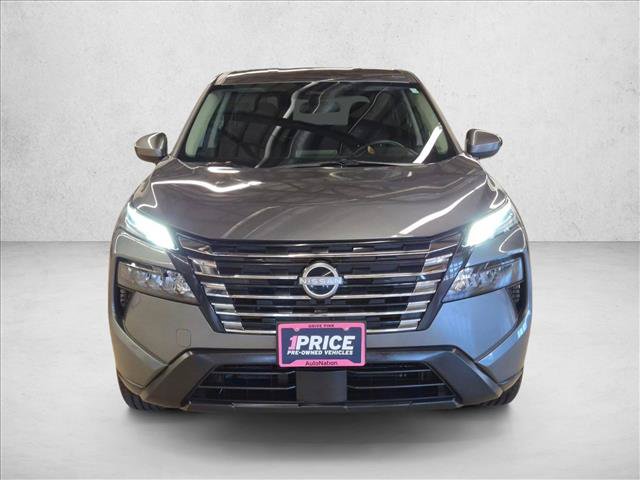Used 2025 Nissan Rogue SV AWD/4WD image 2