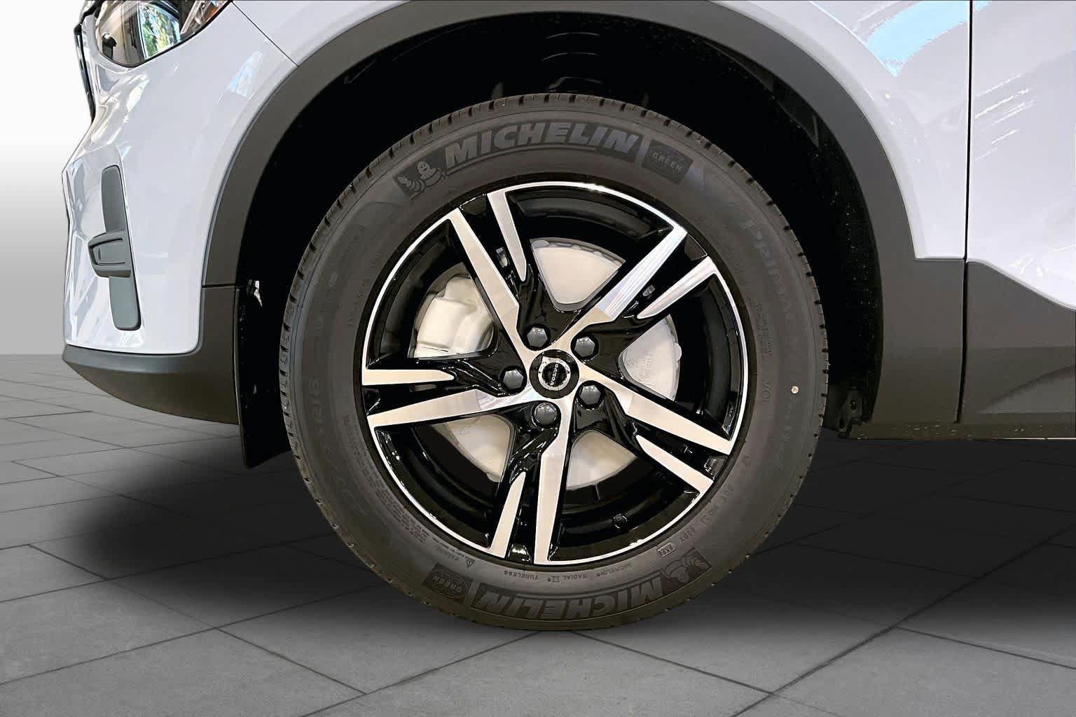 New 2026 Volvo XC40 B5 Core w/ Protection Package Premier AWD/4WD image 16