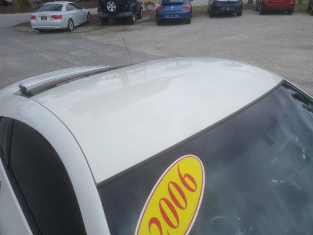 Used 2006 Nissan 350Z Enthusiast w/ (N93) Cargo Convenience Pkg image 13