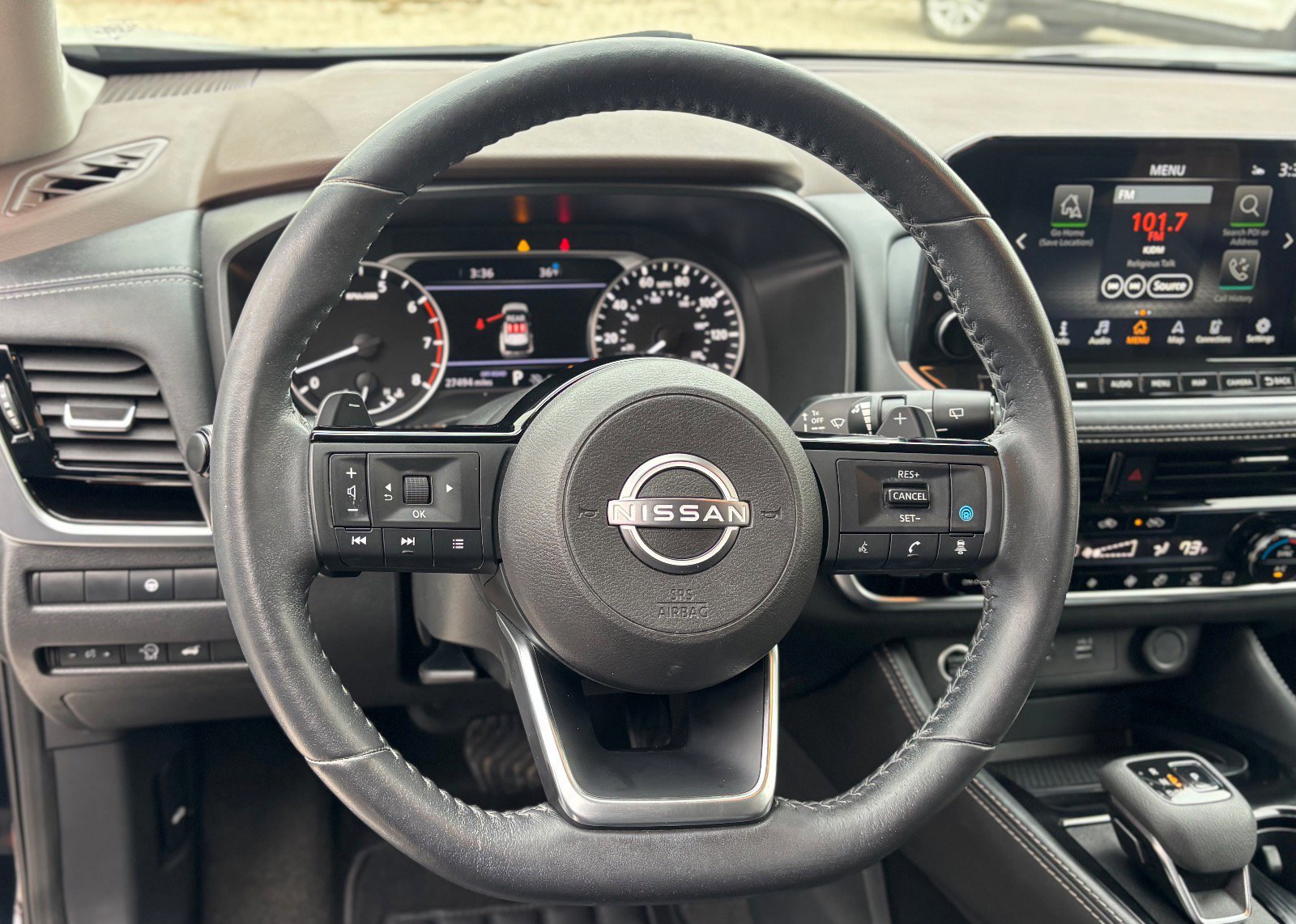 Used 2023 Nissan Rogue SL w/ SL Premium Package image 33