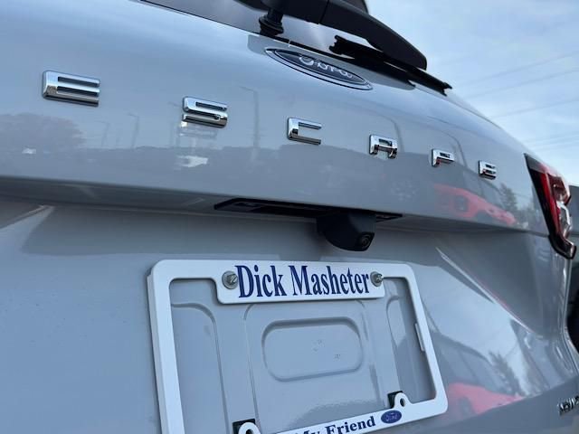 New 2025 Ford Escape ST-Line w/ Tech Pack #1 image 17