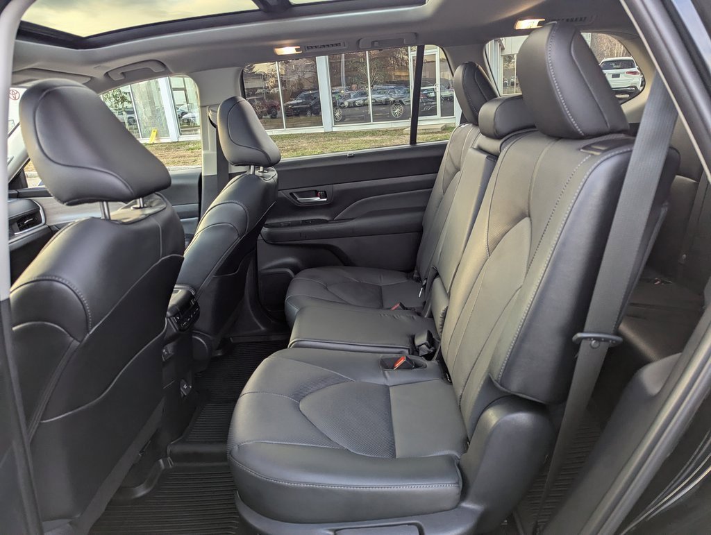 Used 2026 Toyota Grand Highlander Limited image 19