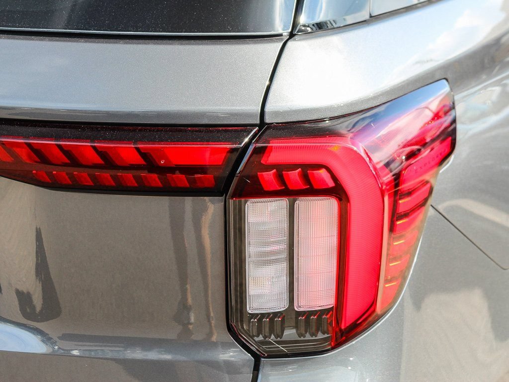 New 2026 Ford Explorer Active RWD image 11