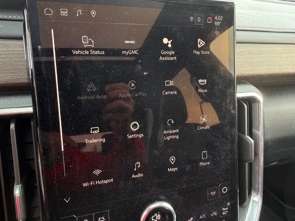 Used 2025 GMC Acadia Denali w/ LPO, Floor Liner Package AWD/4WD image 27