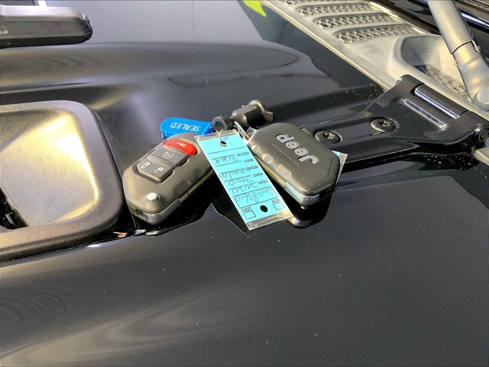 Used 2020 Jeep Wrangler Unlimited Rubicon w/ Dual Top Group image 21