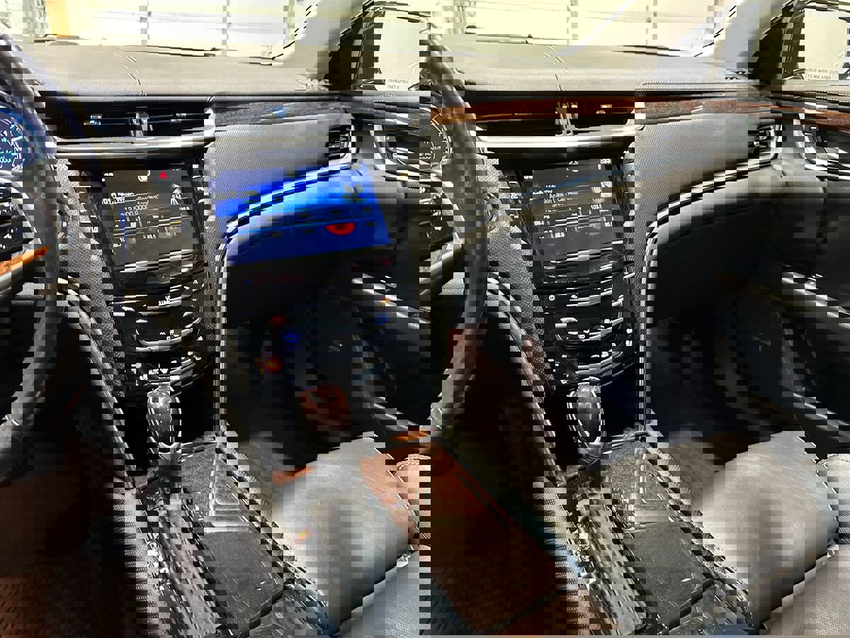 Used 2013 Cadillac XTS Premium image 34