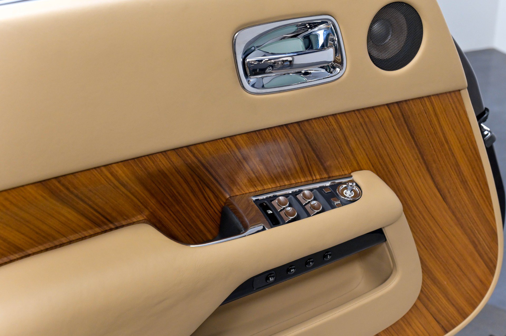 Used 2014 Rolls-Royce Wraith RWD image 6