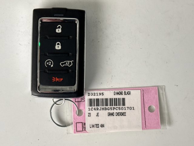 Used 2023 Jeep Grand Cherokee Limited image 19