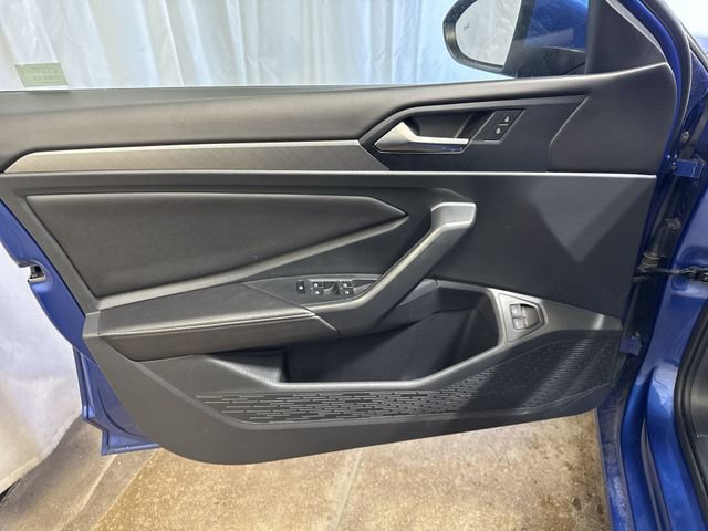 Used 2024 Volkswagen Jetta SE image 21