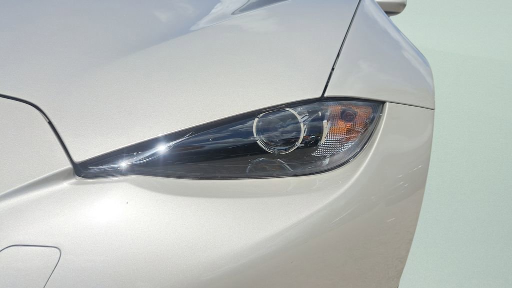 Used 2022 MAZDA MX-5 Miata Grand Touring w/ Weather Package image 9