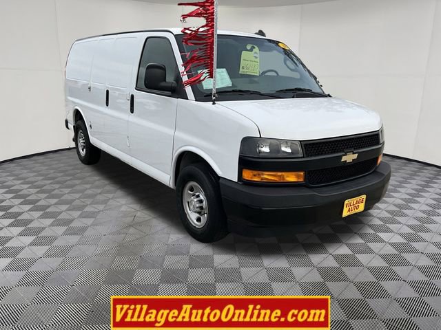 Used 2018 Chevrolet Express 2500 w/ Driver Convenience Package image 5