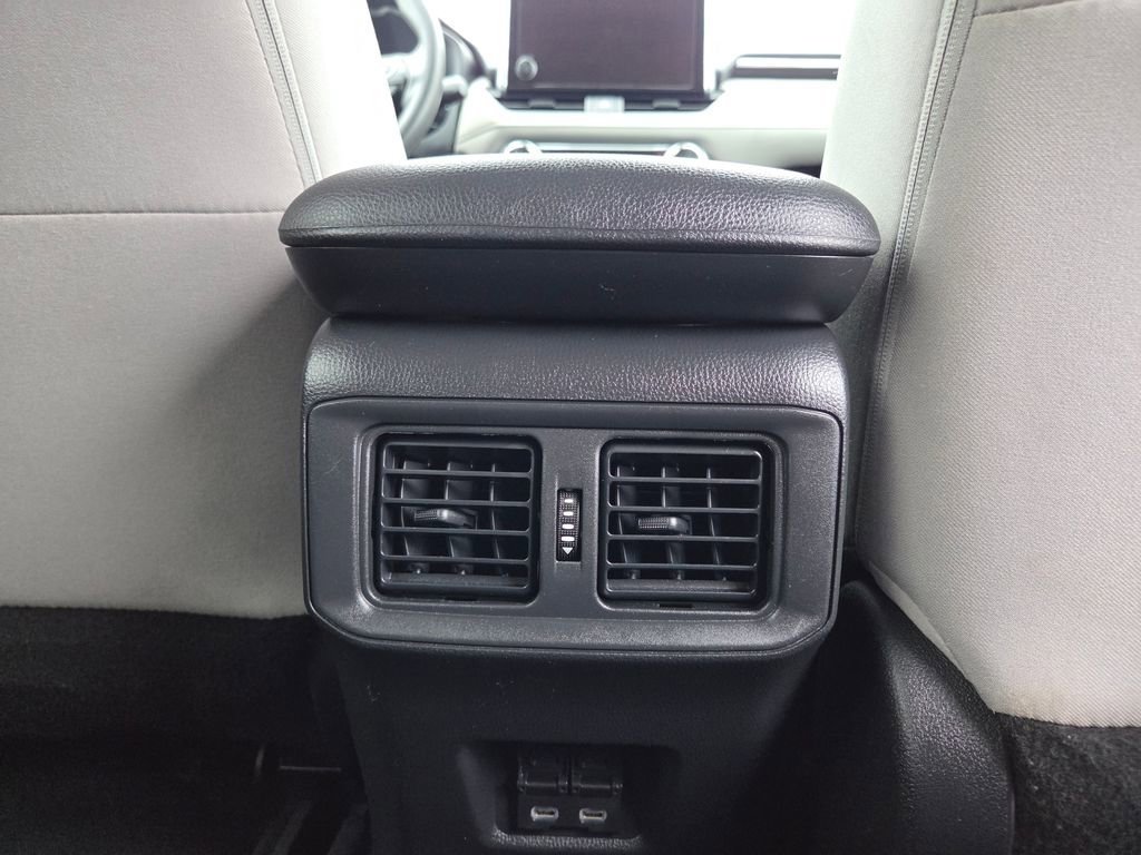 Used 2024 Toyota RAV4 XLE FWD image 27