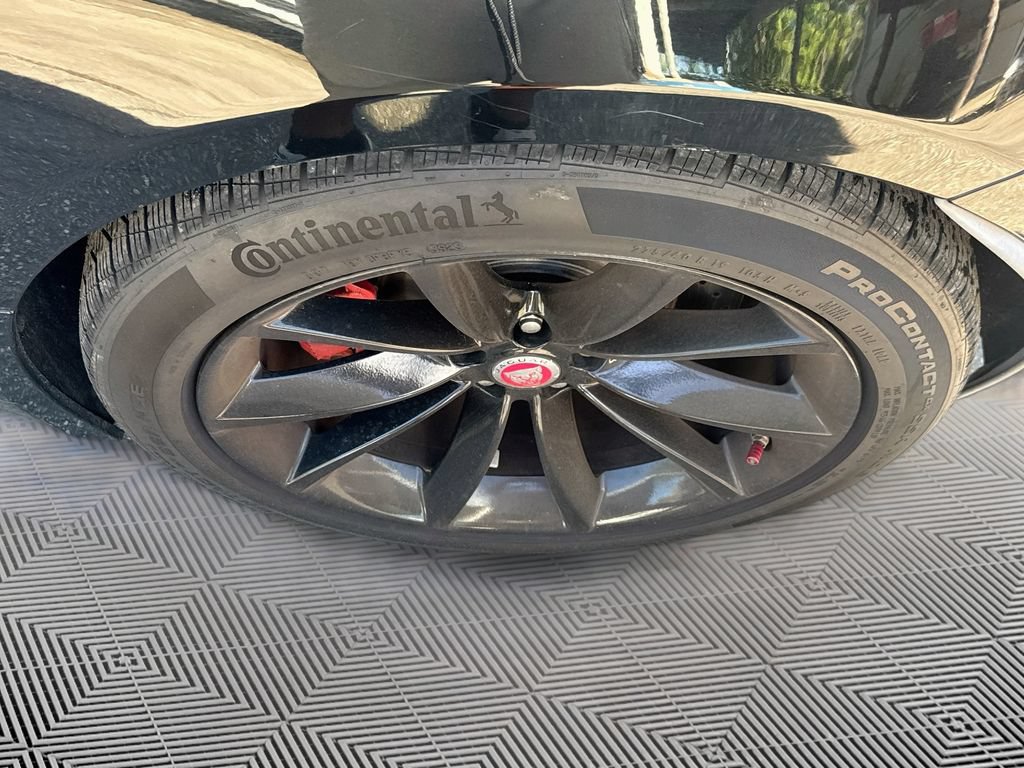 Used 2015 Jaguar F-TYPE S RWD image 32