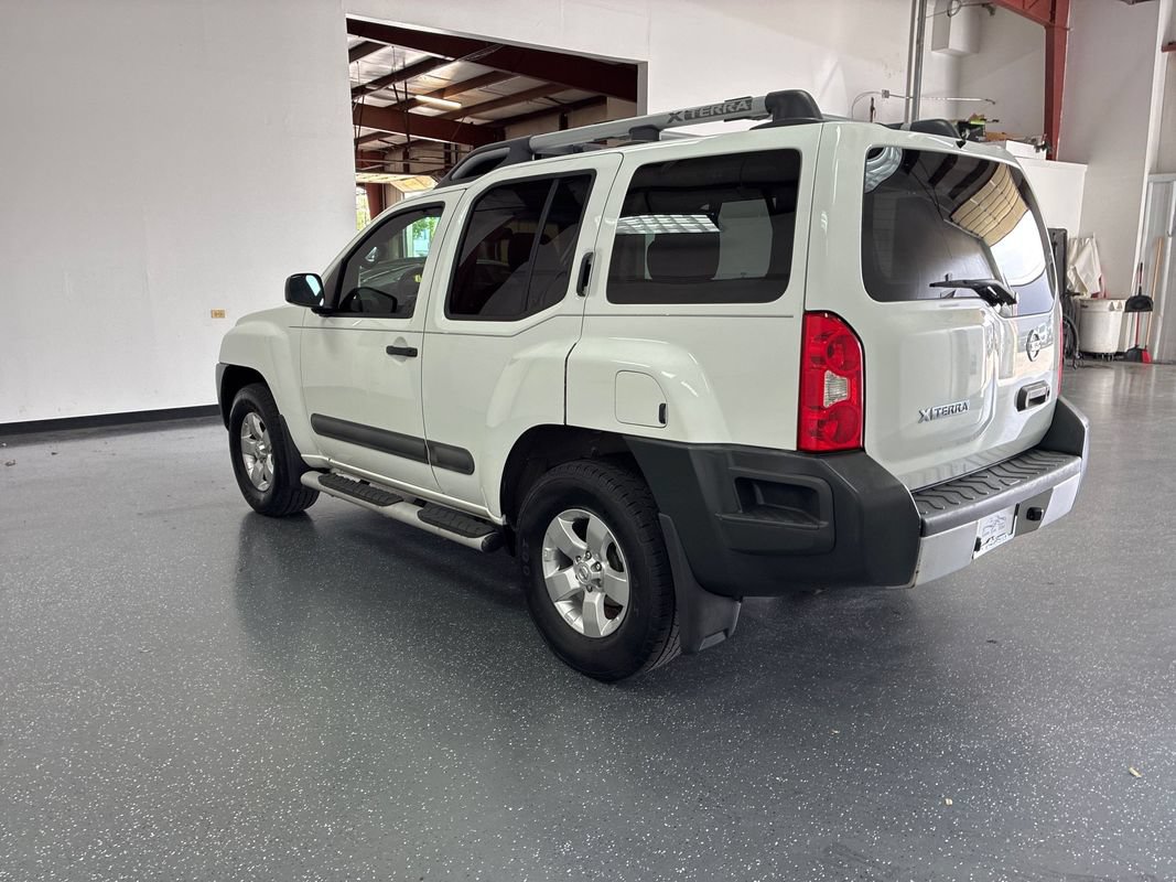 Used 2013 Nissan Xterra 4WD image 6