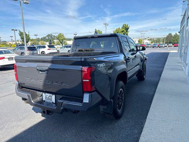 Certified 2025 Toyota Tacoma TRD Off-Road AWD/4WD image 4