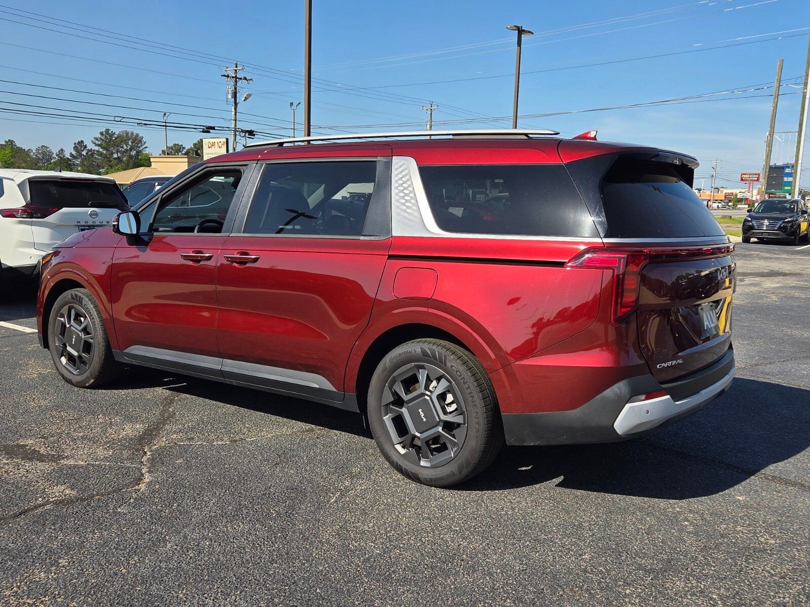 Used 2025 Kia Carnival EX image 9