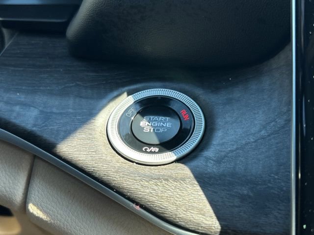 Used 2024 Jeep Grand Cherokee Limited w/ Black Appearance Package image 55