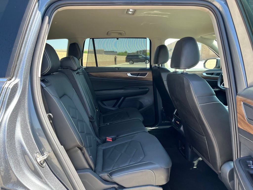 Used 2025 Volkswagen Atlas SE AWD/4WD image 20