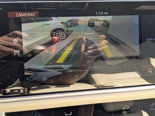 Used 2022 Land Rover Range Rover Westminster Edition image 13