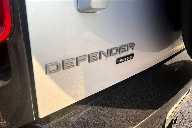 Used 2023 Land Rover Defender 130 X-Dynamic SE AWD/4WD image 25