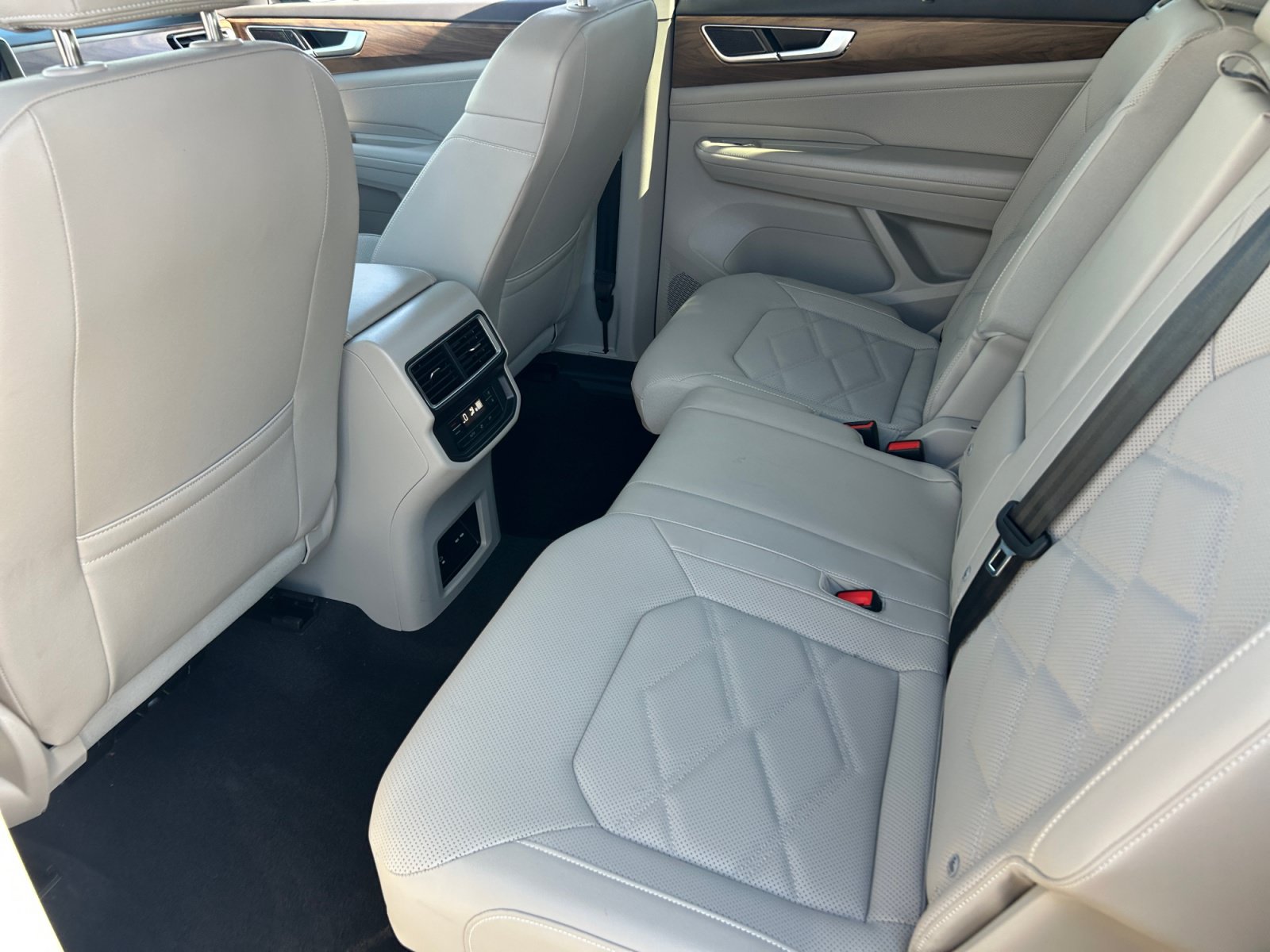 Certified 2026 Volkswagen Atlas SE FWD image 17