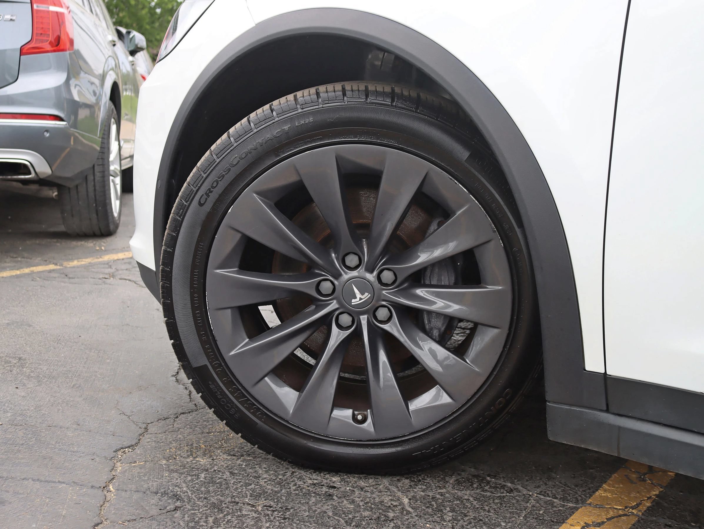 Used 2018 Tesla Model X 100D AWD/4WD image 16