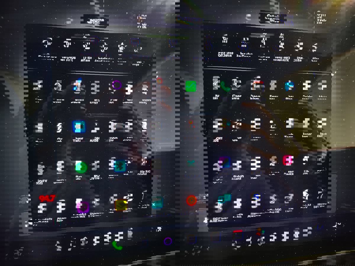 Used 2023 Tesla Model Y Long Range image 30