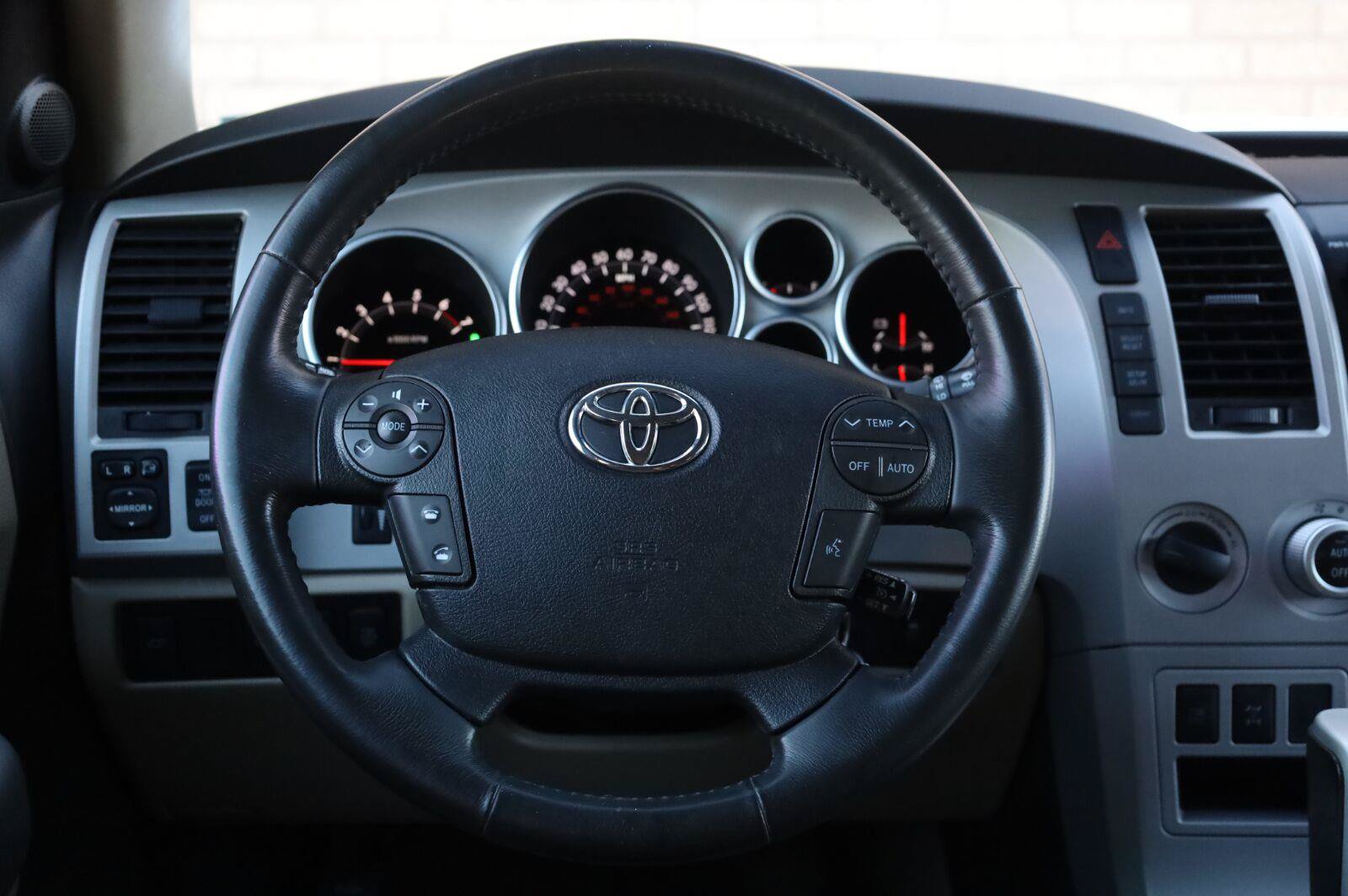 Used 2008 Toyota Sequoia Limited AWD/4WD image 33
