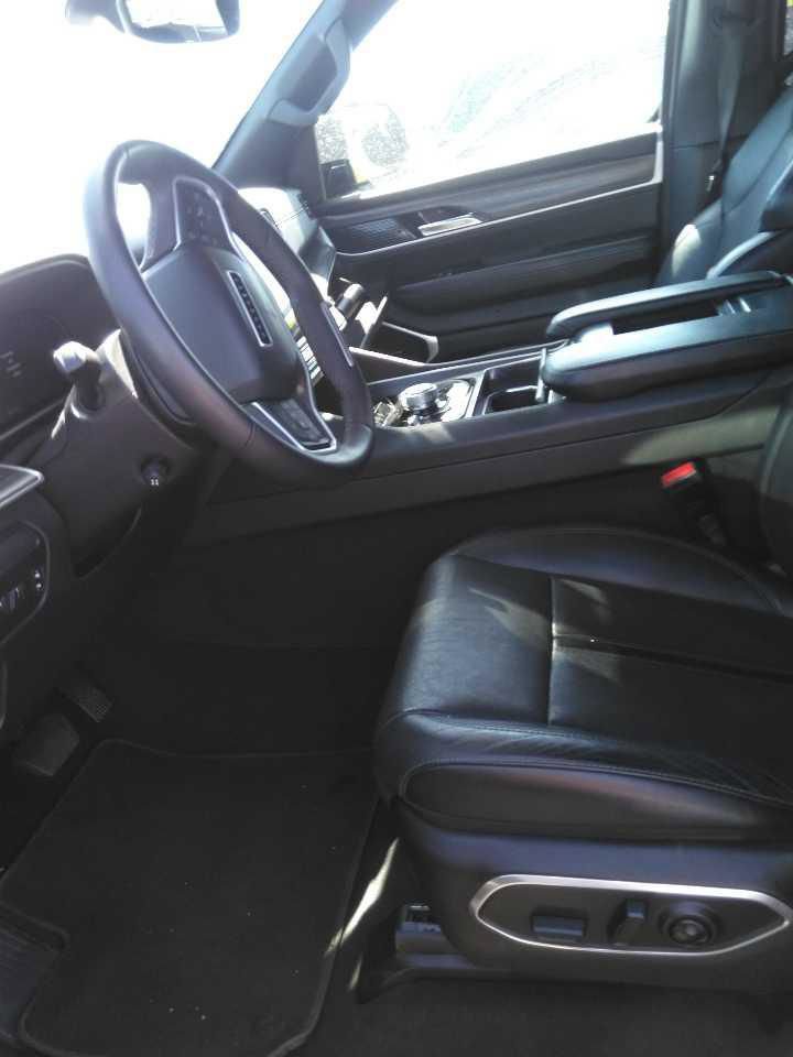 Used 2024 Jeep Wagoneer Series II AWD/4WD image 6