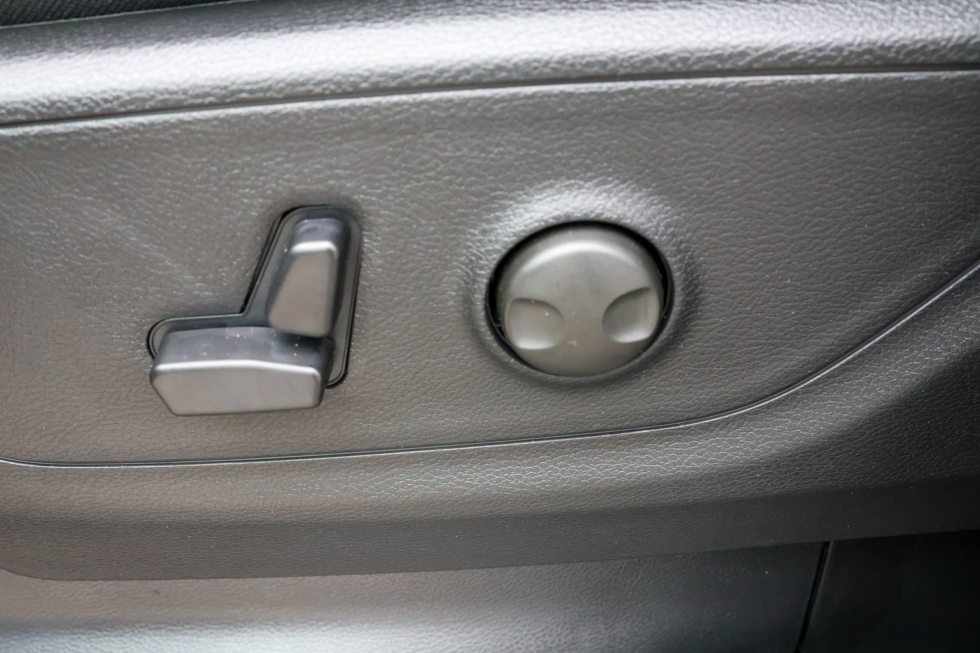 New 2026 RAM 1500 4x4 Crew Cab image 5